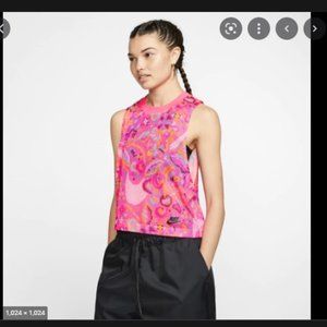 NIKE TANK  NWT